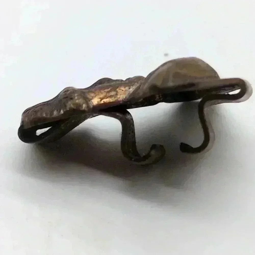 Vintage Davy Crockett Metal Clip Old Estate Jewelry Size ONE SIZE - 3 Thumbnail