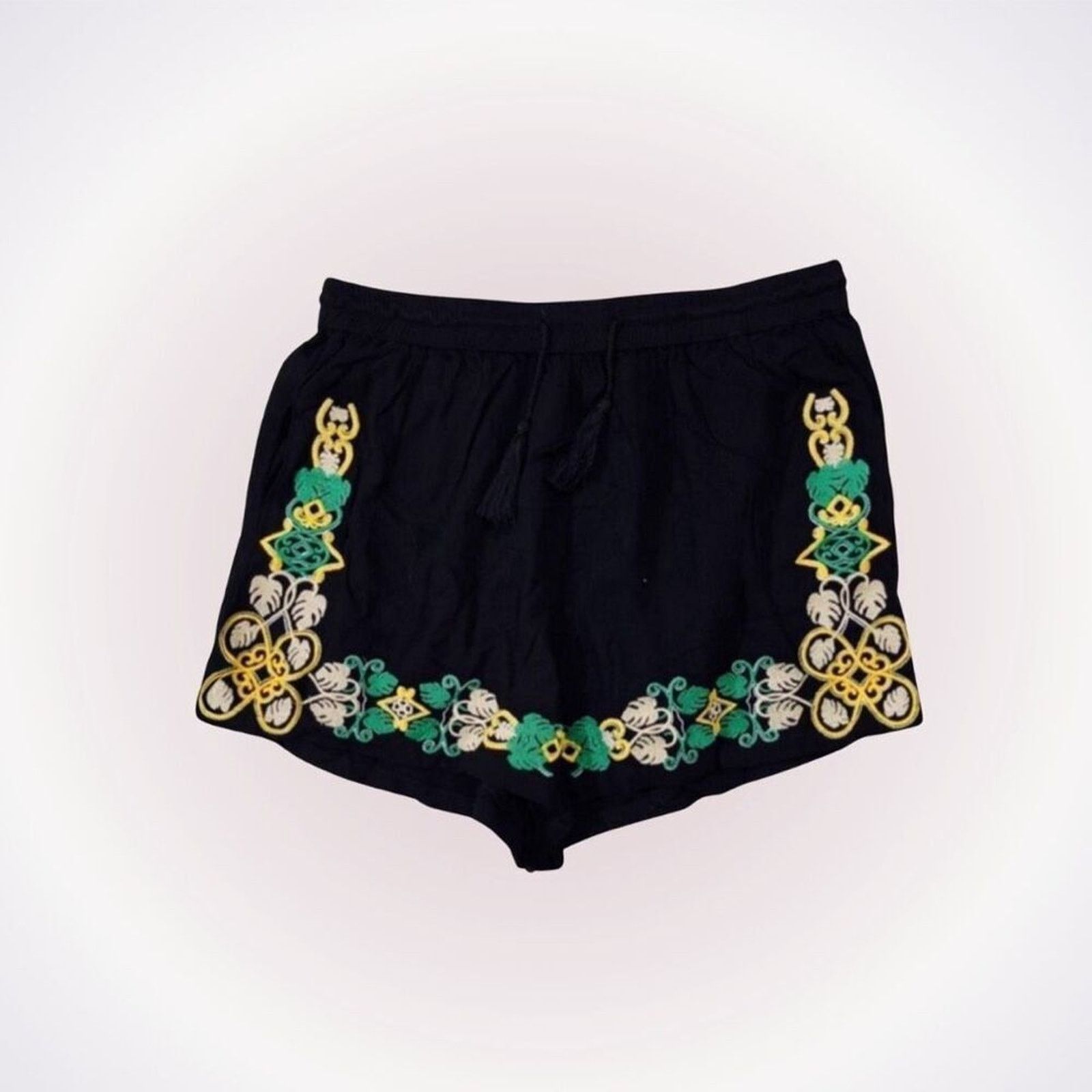Boohoo Boohoo Black Floral Embroidered Shorts | Sz 10 Size 32" / US 10 / IT 46 - 1 Thumbnail