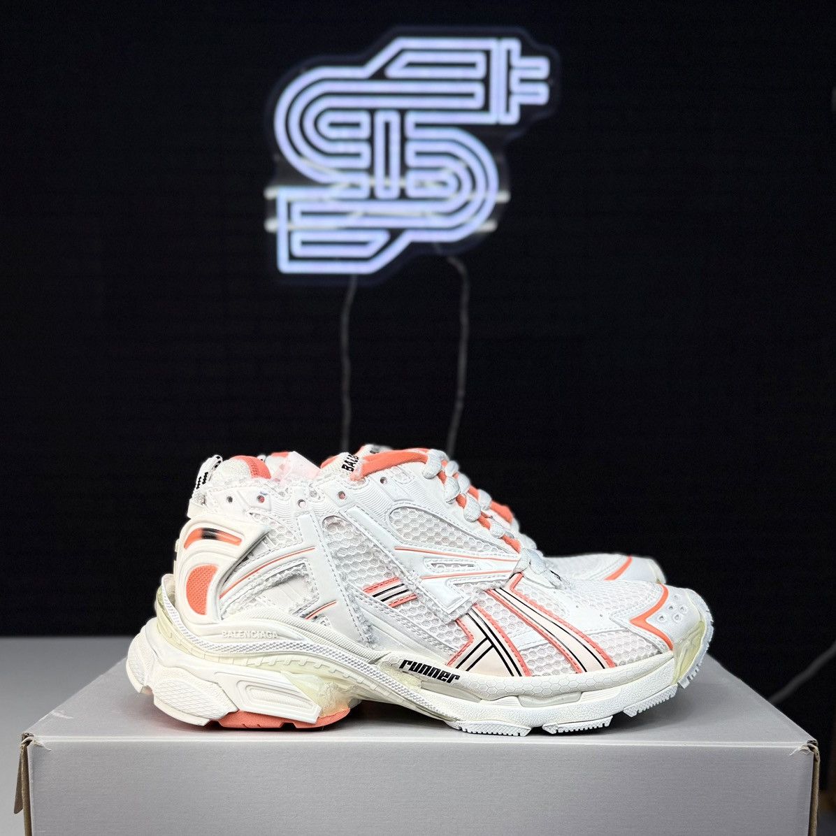 Balenciaga Balenciaga Runner White / Tangerine Size US 8.5 / EU 41-42 - 2 Thumbnail