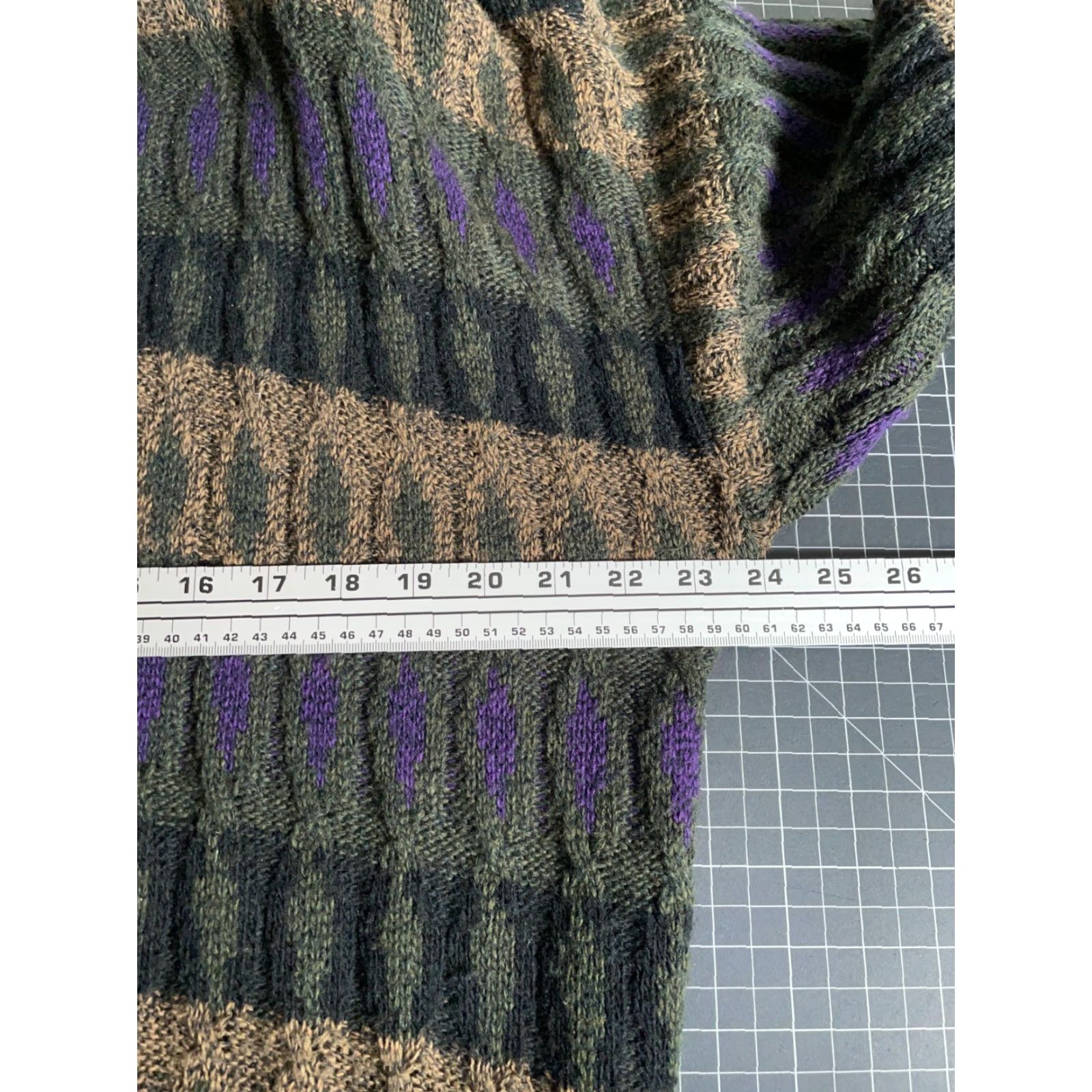 Jantzen VINTAGE Jantzen Sweater Mens XL Beige Purple Textured Knit Geometric Pattern USA Size US M / EU 48-50 / 2 - 5 Thumbnail
