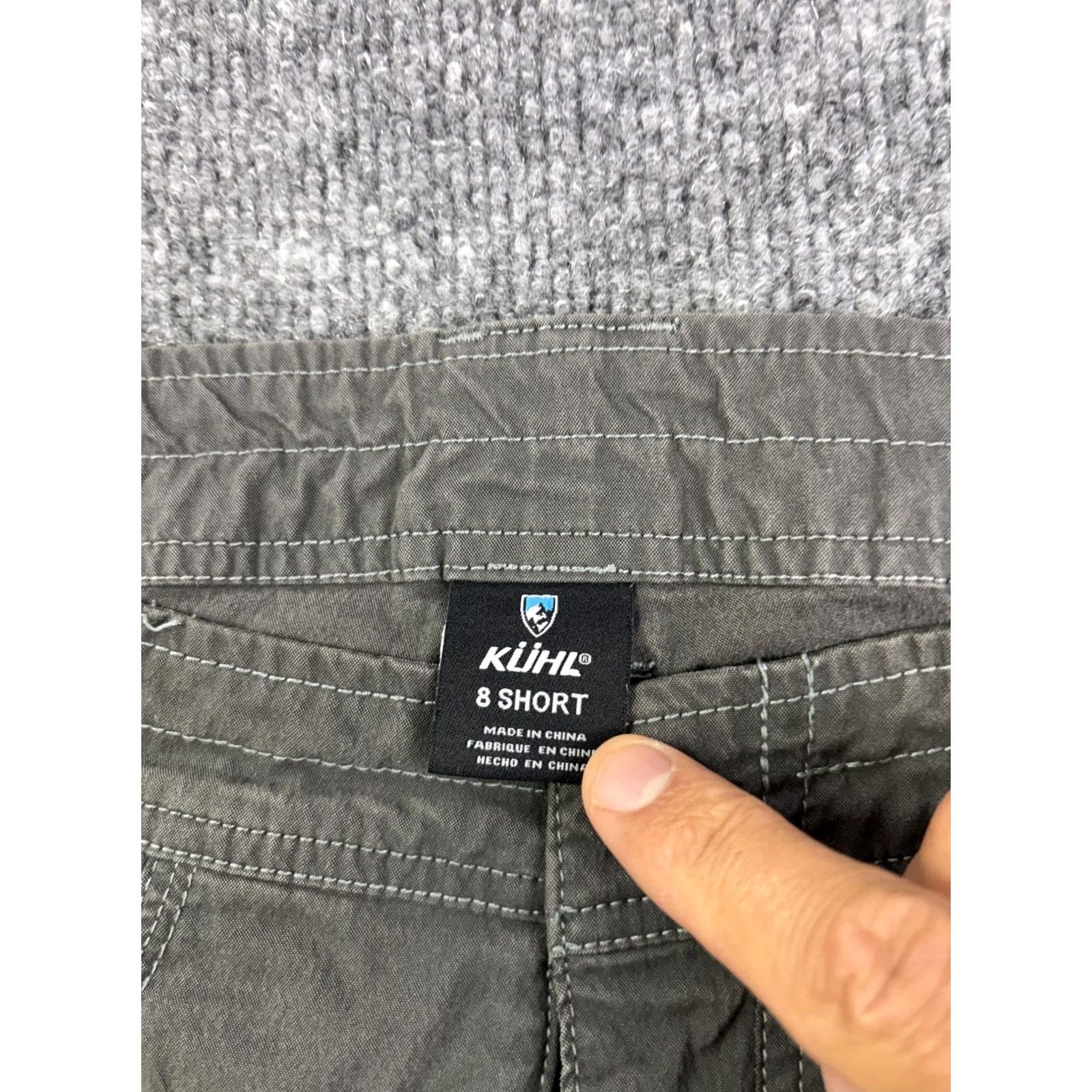 Vintage Kuhl Legendary Cargo Pants Womens 8 Short Gray Stretch Hiking Travel Outdoor Pants Womens 8 Short Gray Cargo Size 30" / US 8 / IT 44 - 2 Thumbnail