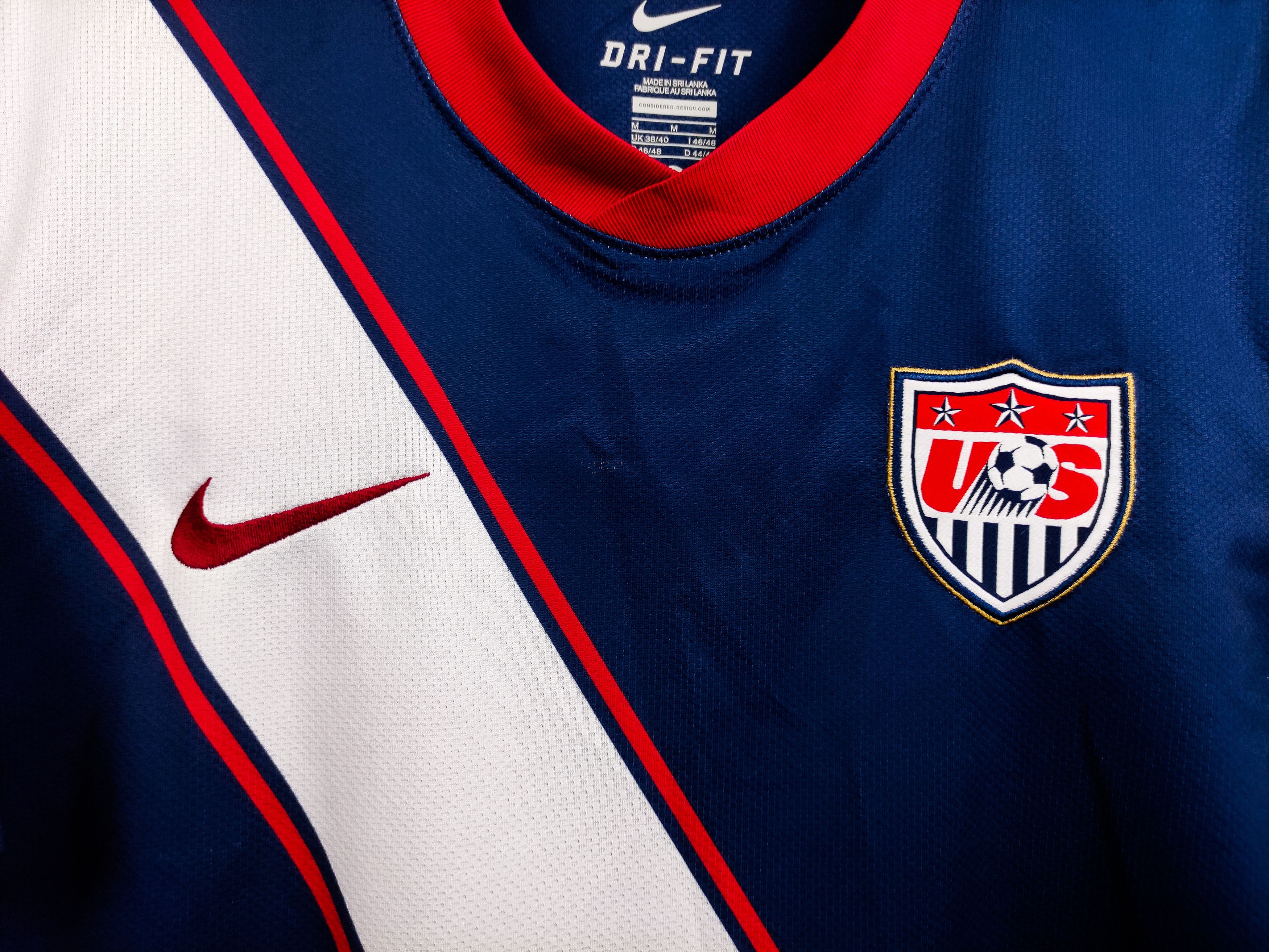 Nike United States National Team 2010 Nike Away Shirt USA Jersey Size US M / EU 48-50 / 2 - 9 Thumbnail