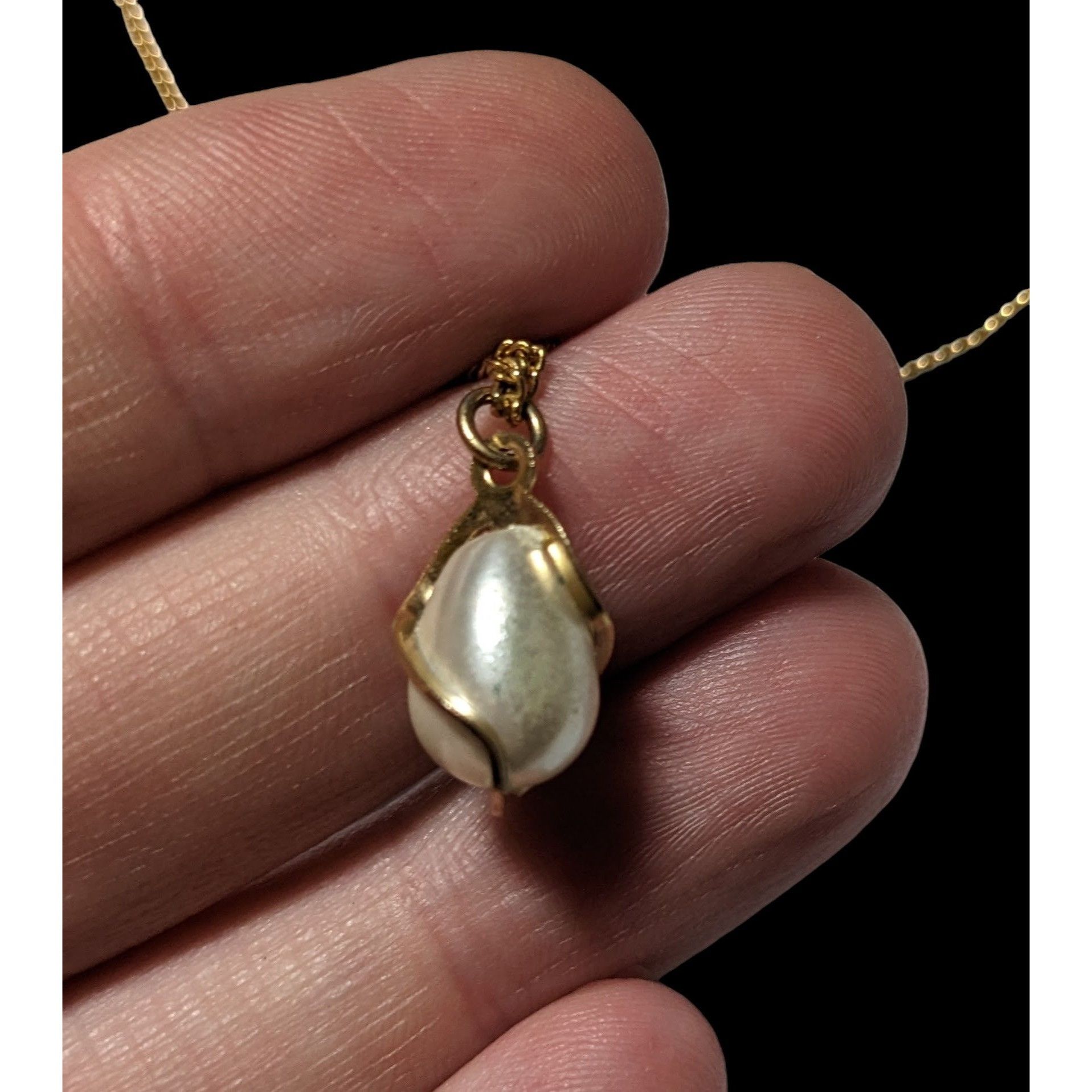 Other Elegant Swirl Wrapped Pearl Pendant Necklace Size ONE SIZE - 3 Thumbnail