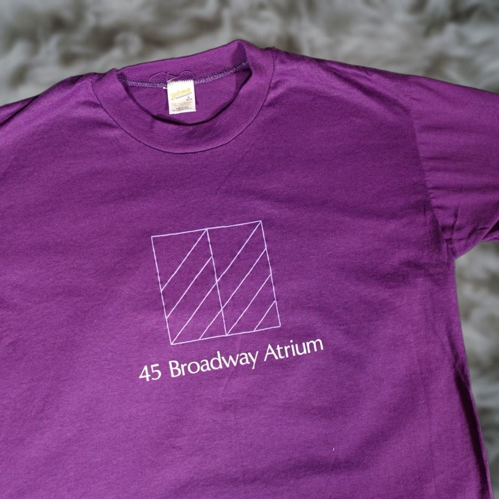 Vintage VINTAGE Broadway Atrium New York T Shirt Mens L Slim Fit Purple 80s Size US L / EU 52-54 / 3 - 1 Thumbnail