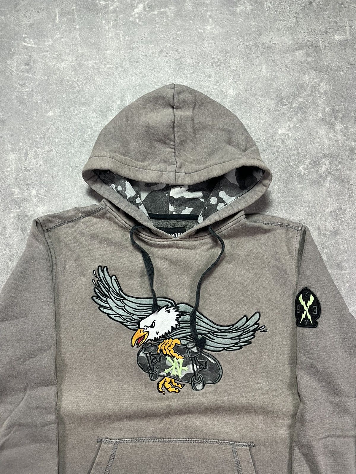 Zoo York 00s Zoo York Skating Eagle Faded Embroidered Hoodie L Y2K Size US L / EU 52-54 / 3 - 7 Thumbnail