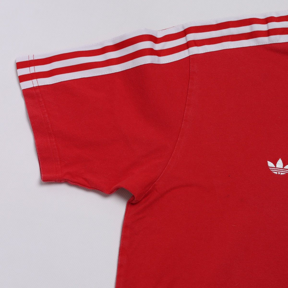Adidas Vintage Adidas Bayern Munich Red Tee Size US M / EU 48-50 / 2 - 6 Thumbnail