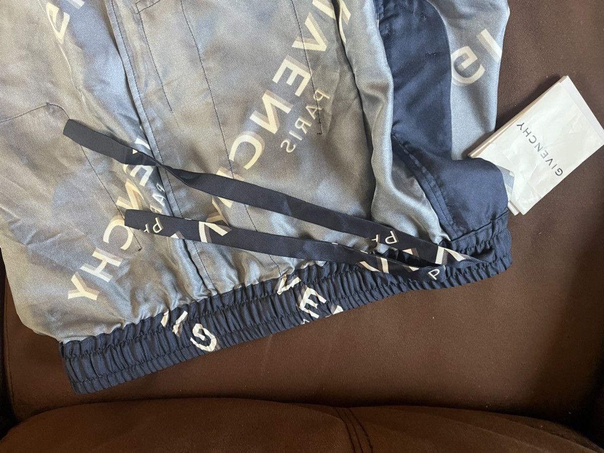 Givenchy Shadow Printed Bermuda Shorts Sz: 46 Orig: $1450