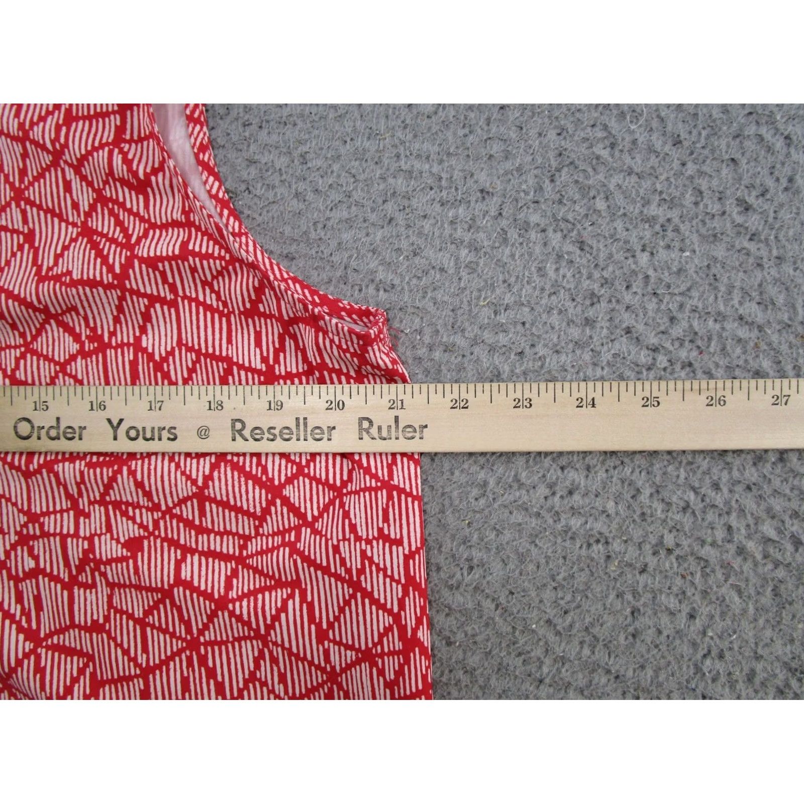 Vintage Title Nine Womens Sleeveless V Neck Zip Pocket Top L Red Polyester Golf Tennis Shirt VINTAGE? Size L / US 10 / IT 46 - 7 Thumbnail