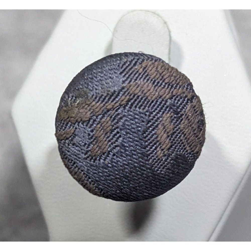 Other Upcycled Vintage Blue Fabric Floral Button Ring Size 6 1/2 Size ONE SIZE - 7 Thumbnail