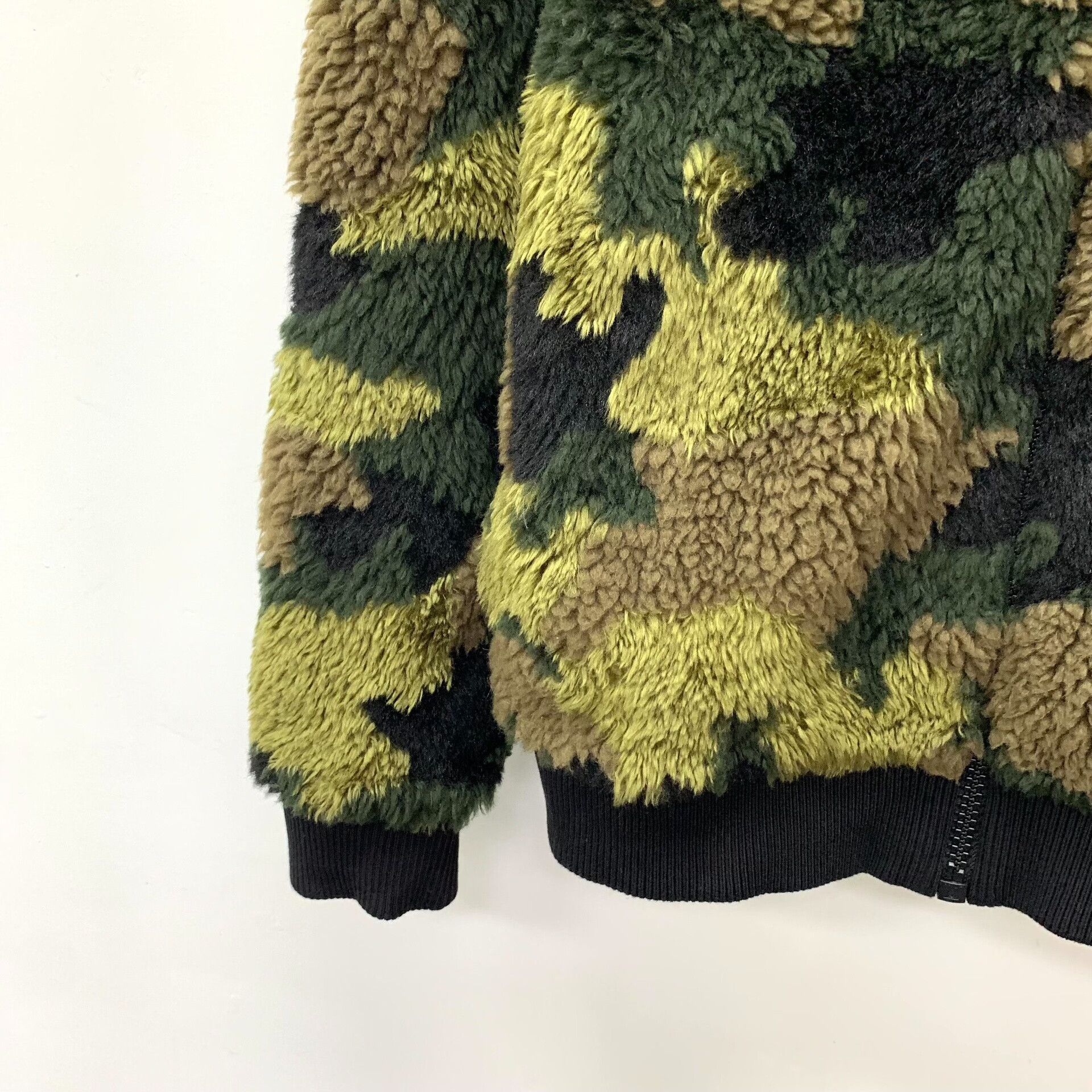 Louis Vuitton louis vuitton camo teddy jacket with zipper Size US S / EU 44-46 / 1 - 4 Thumbnail