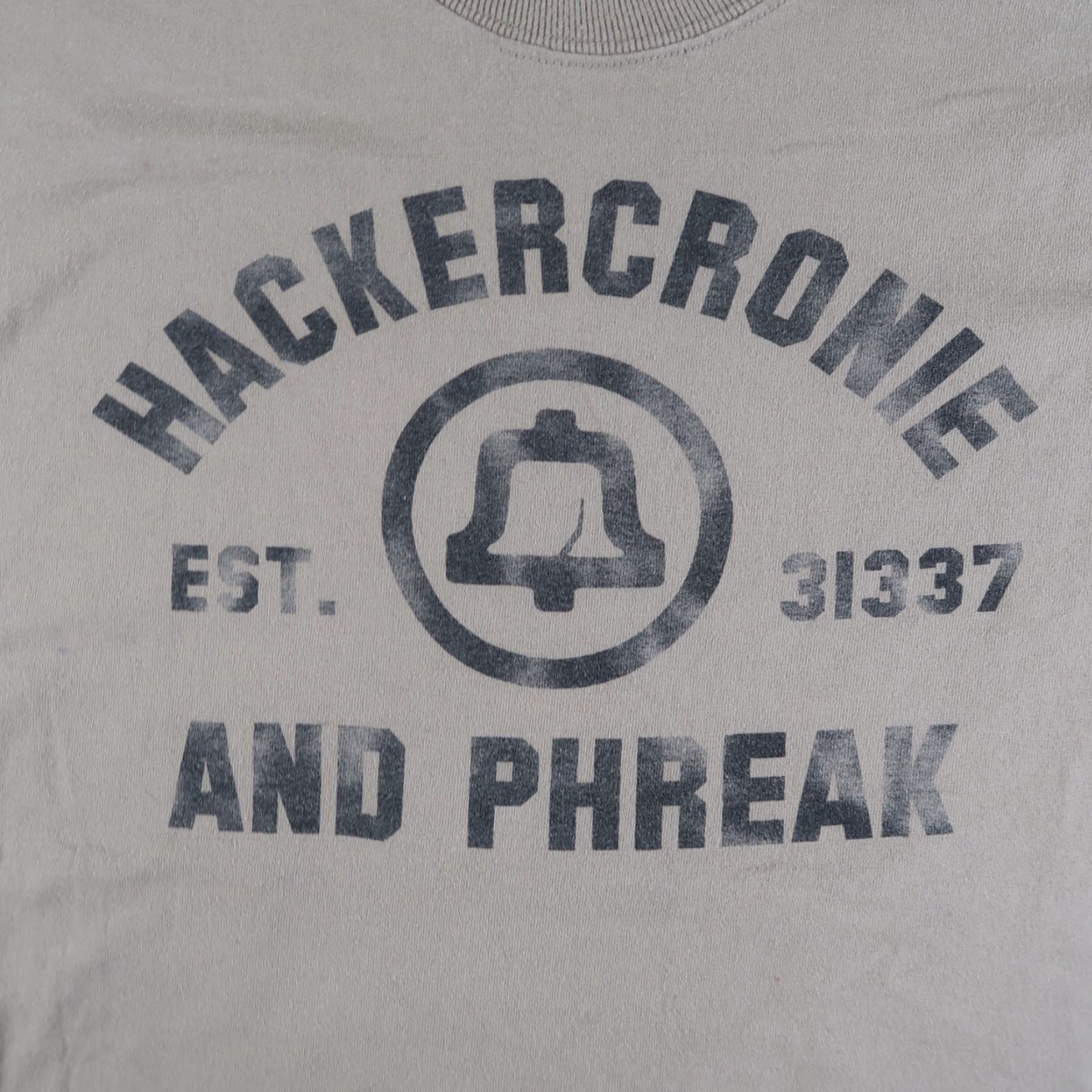 Fruit Of The Loom VINTAGE Hacker Cronie and Phreak Beige T-Shirt XL Mens Crew Neck Short Sleeve Cotton Graphic Print, Beige, XL, Mens, T-Shirt Size US XL / EU 56 / 4 - 3 Thumbnail