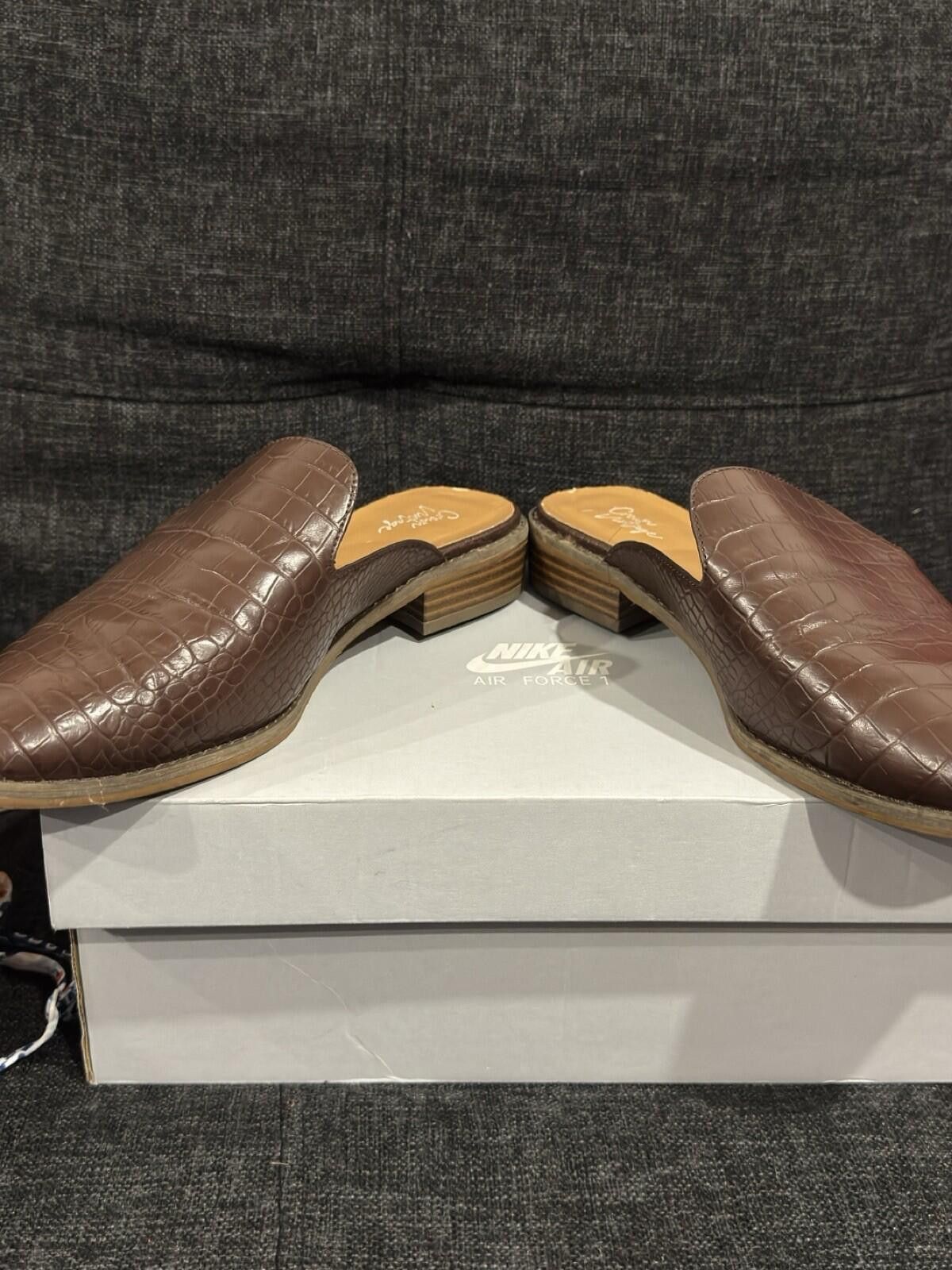 Other Crown Vintage Lacerate Croc Embossed Mules Slip On Sz 9.5M Size US 9.5 / IT 39.5 - 4 Thumbnail