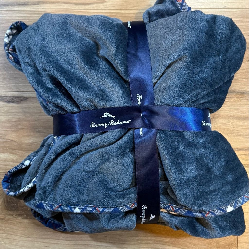 Tommy Bahama Tommy Bahama Throw Blanket Navy Plush 50x60 NWT Size ONE SIZE - 2 Thumbnail