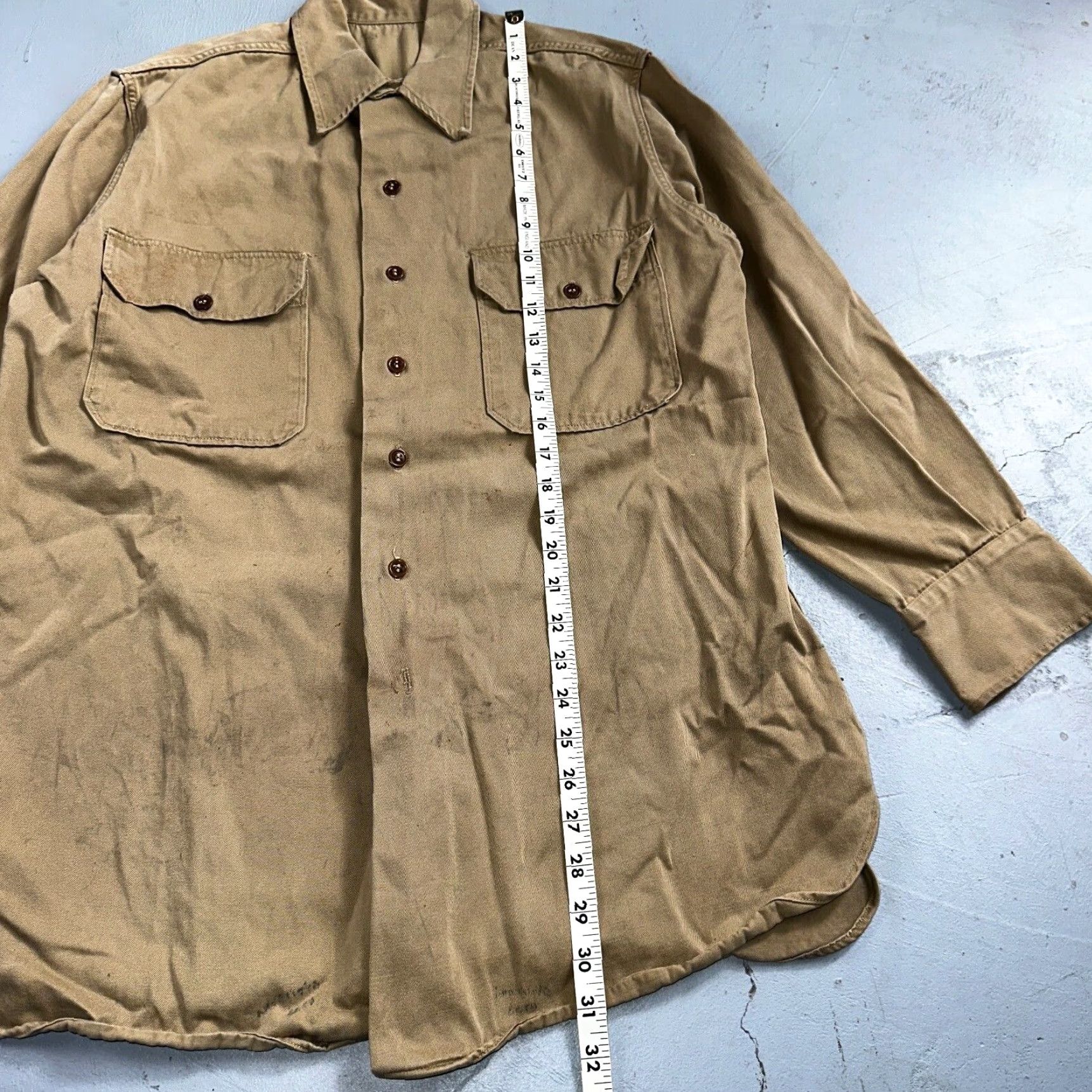 Vintage Vintage 40s WWII Gusset Khaki Work Army Military Button Shirt Stencil USN Shirt Mens Size US L / EU 52-54 / 3 - 6 Thumbnail