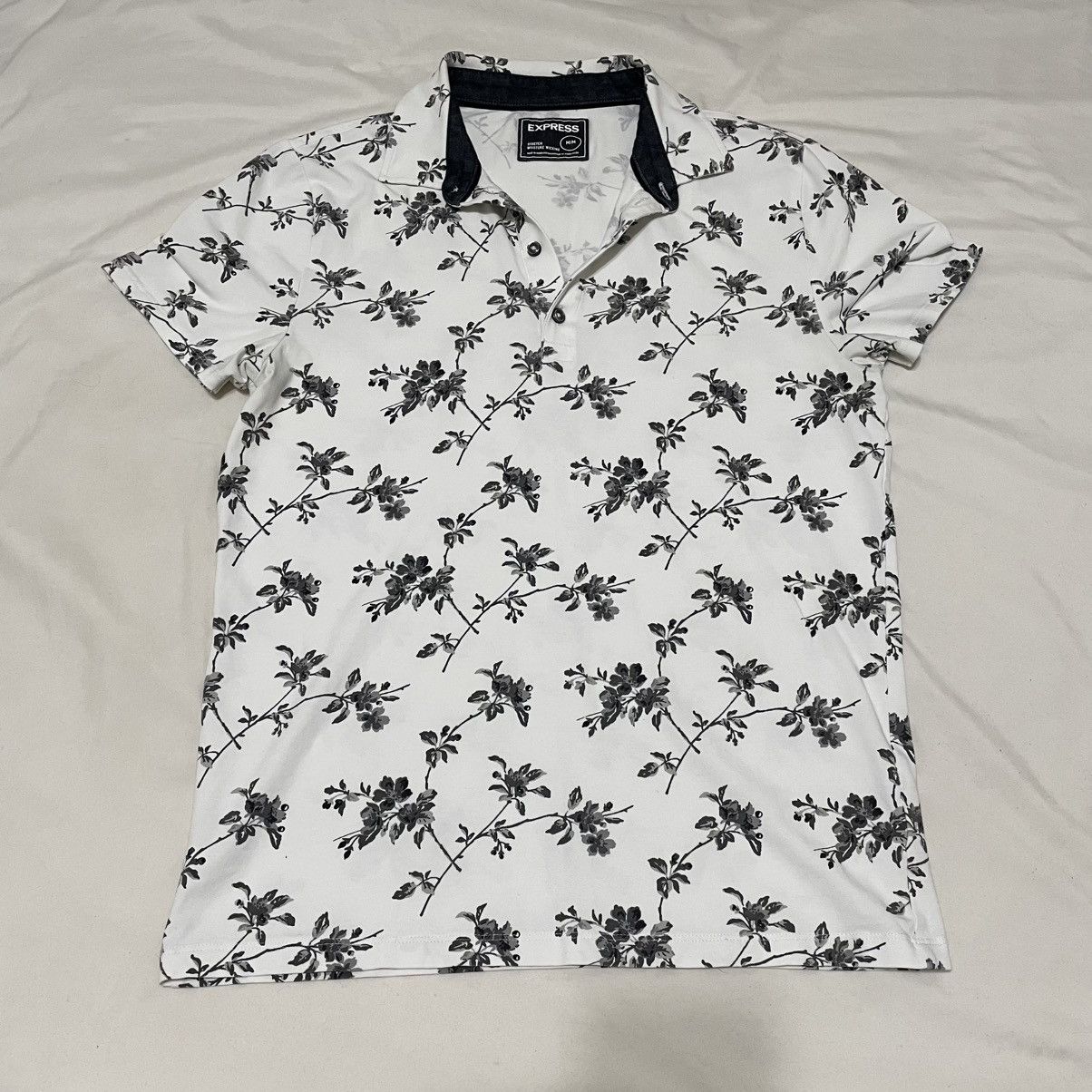 Express Slim-fit Flower Shirt Size US M / EU 48-50 / 2 - 1 Thumbnail