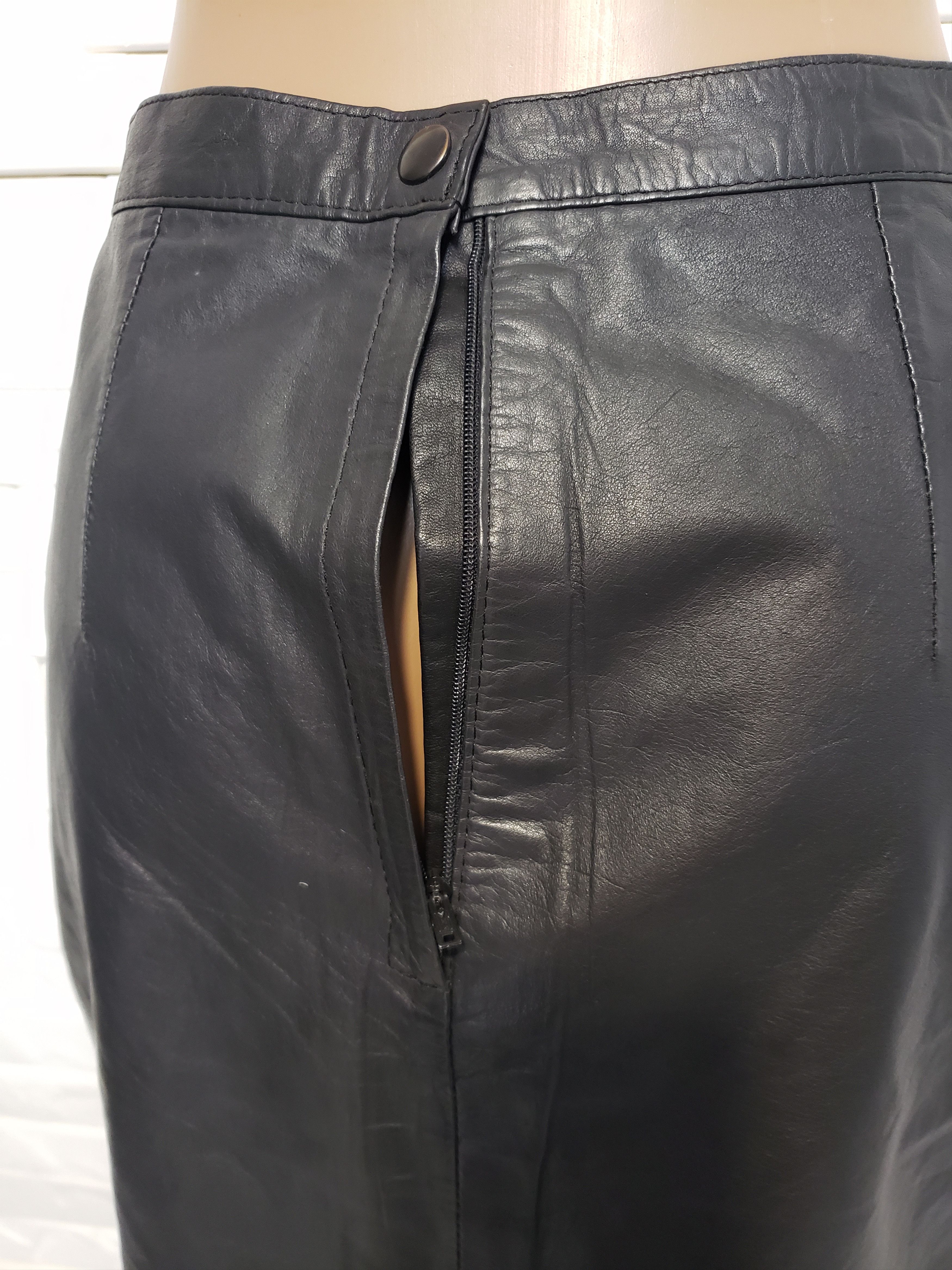 Genuine Leather Black leather skirt. Size 26" / US 2 / IT 38 - 7 Thumbnail
