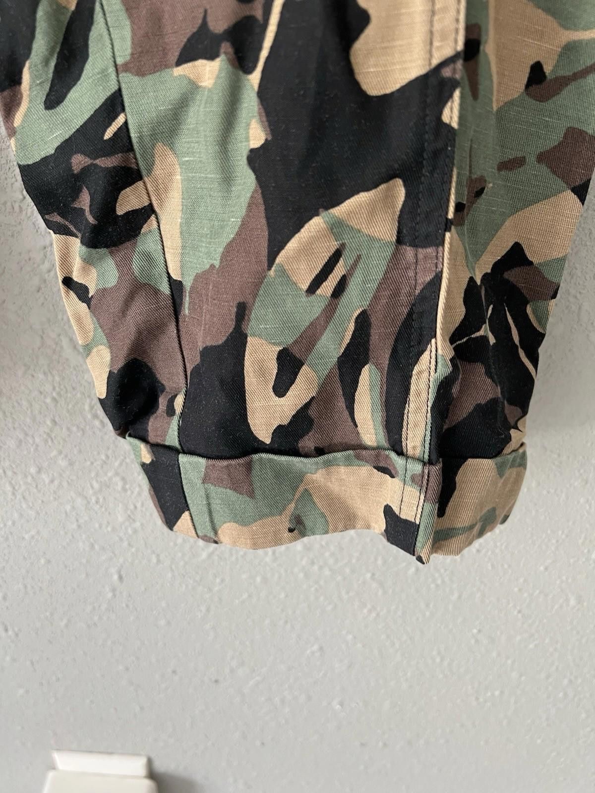 Chicos Chicos Casual Straight Leg Cargo Pants Cropped Camo 14 Size 36" / US 14 / IT 50 - 4 Thumbnail
