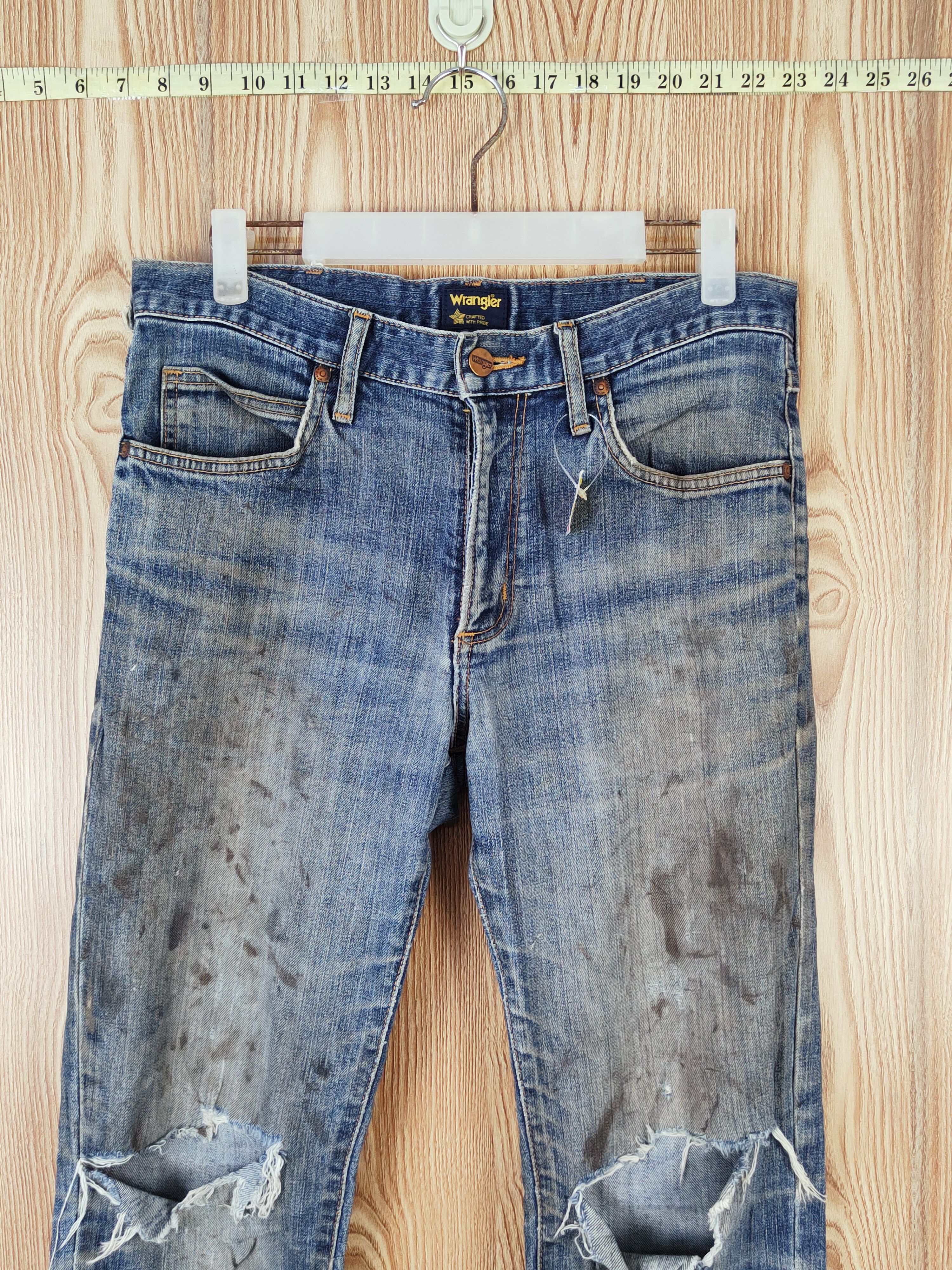 Japanese Brand Wrangler Dark Blue Distressed Ripped denim Jeans #W501 Size US 31 - 2 Thumbnail