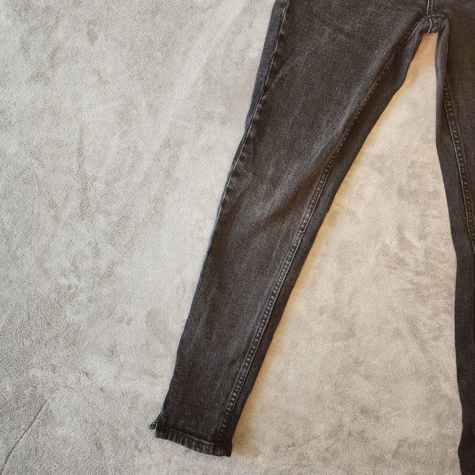 Zara Zara Women size 8 Black Faded Wash Tapered Jeans 28x26 Size 30" / US 8 / IT 44 - 7 Thumbnail