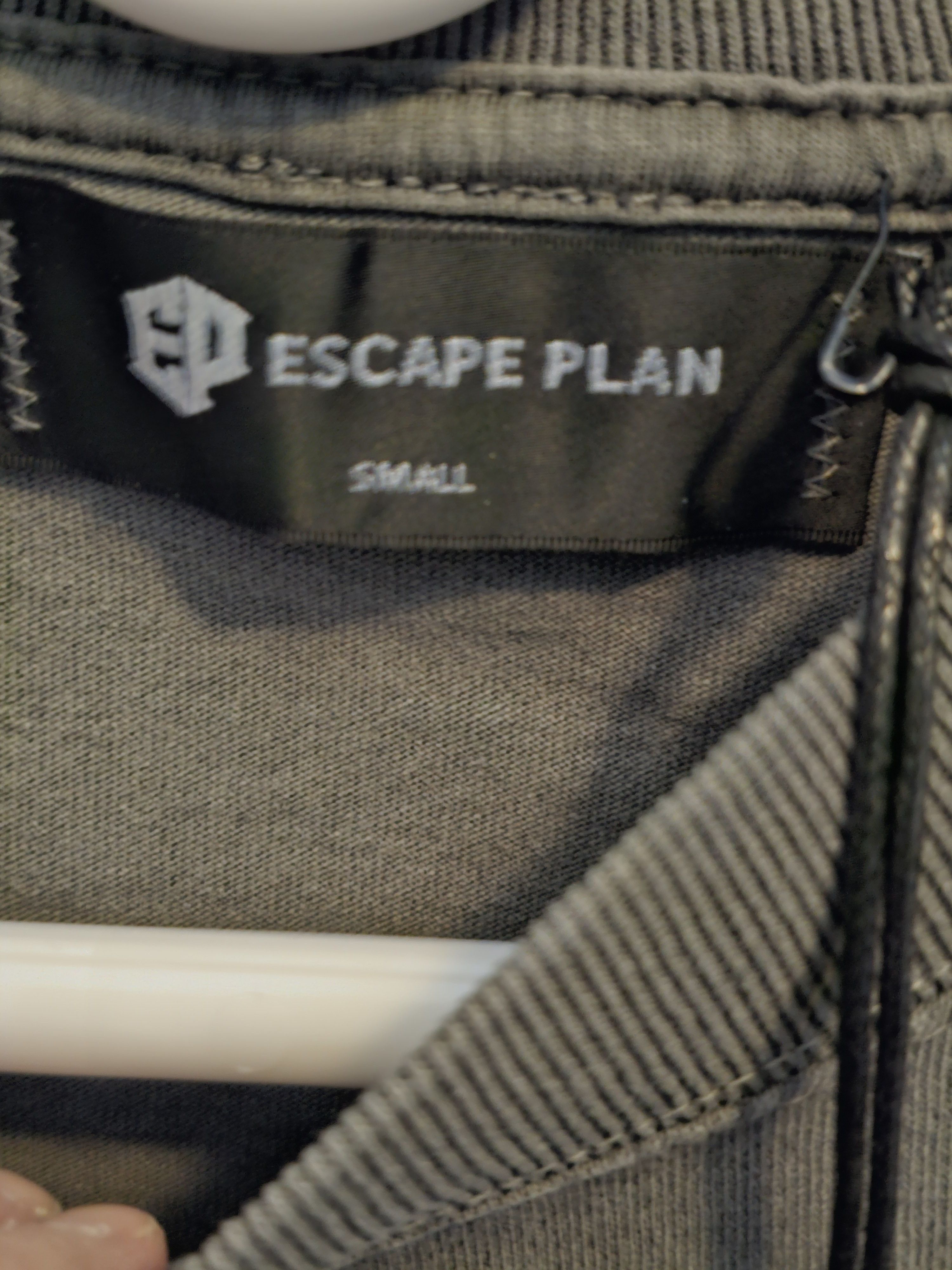 Other Escape Plan Mens Short Sleeve T-shirt Size US S / EU 44-46 / 1 - 7 Thumbnail