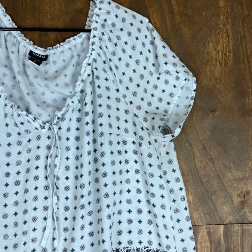 Torrid Torrid Blouse White Floral 2X Short Sleeve Front Tie Off the Shoulder Flutter Sleeve Chiffon Lightweight Casual Workwear Womens Size XXL / US 16-18 / IT 52-54 - 5 Thumbnail