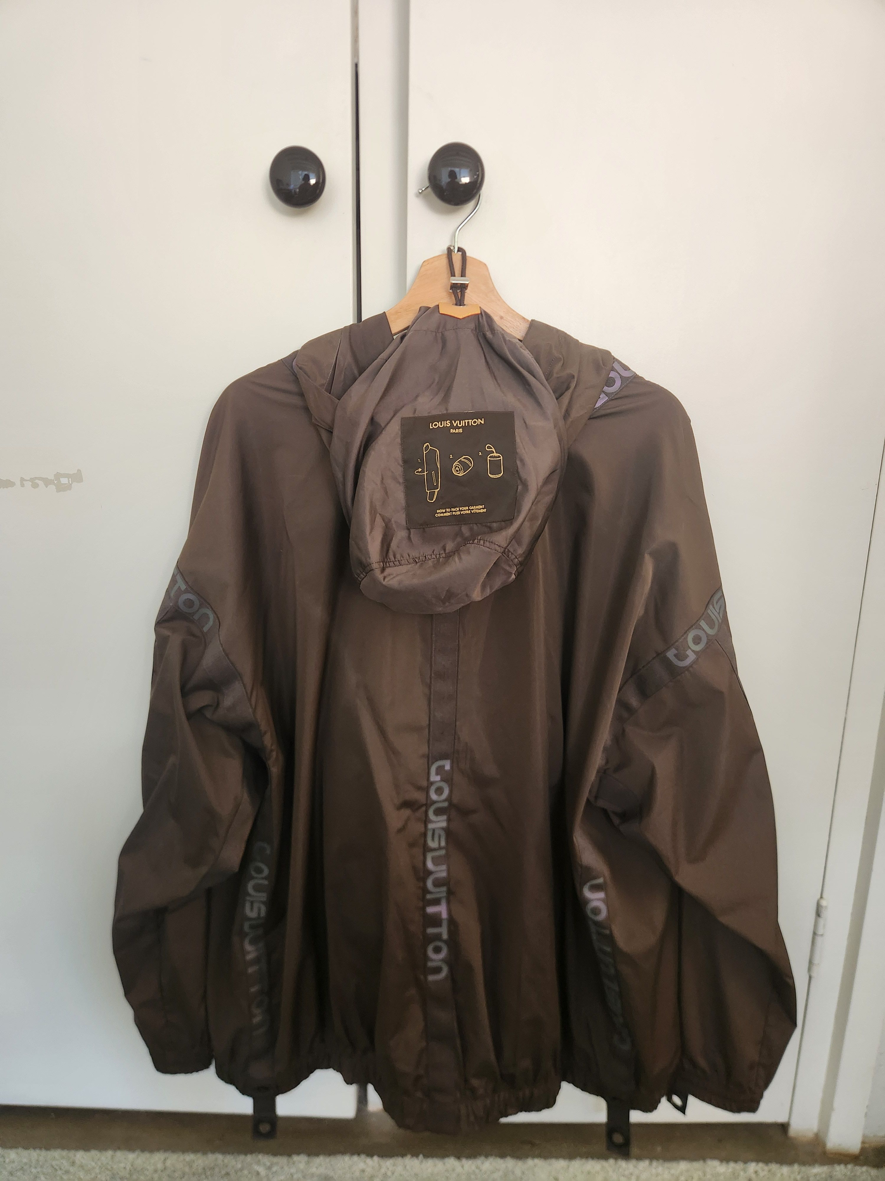 Louis Vuitton LV Light weight spray jacket light brown oversize fit Size US S / EU 44-46 / 1 - 12 Thumbnail