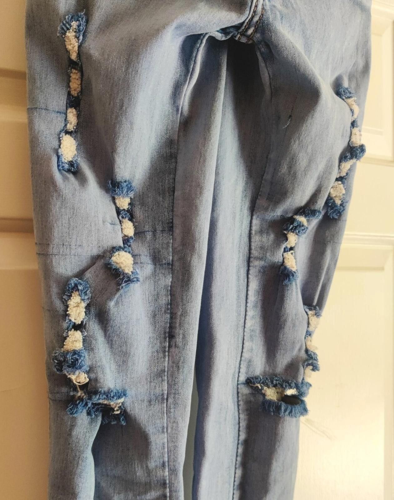 Rock Revival Silver Diva SD Jeans 0 Distressed Jean Pants Ripped Bedazzl Size 25" / US 0 / IT 36 - 4 Thumbnail