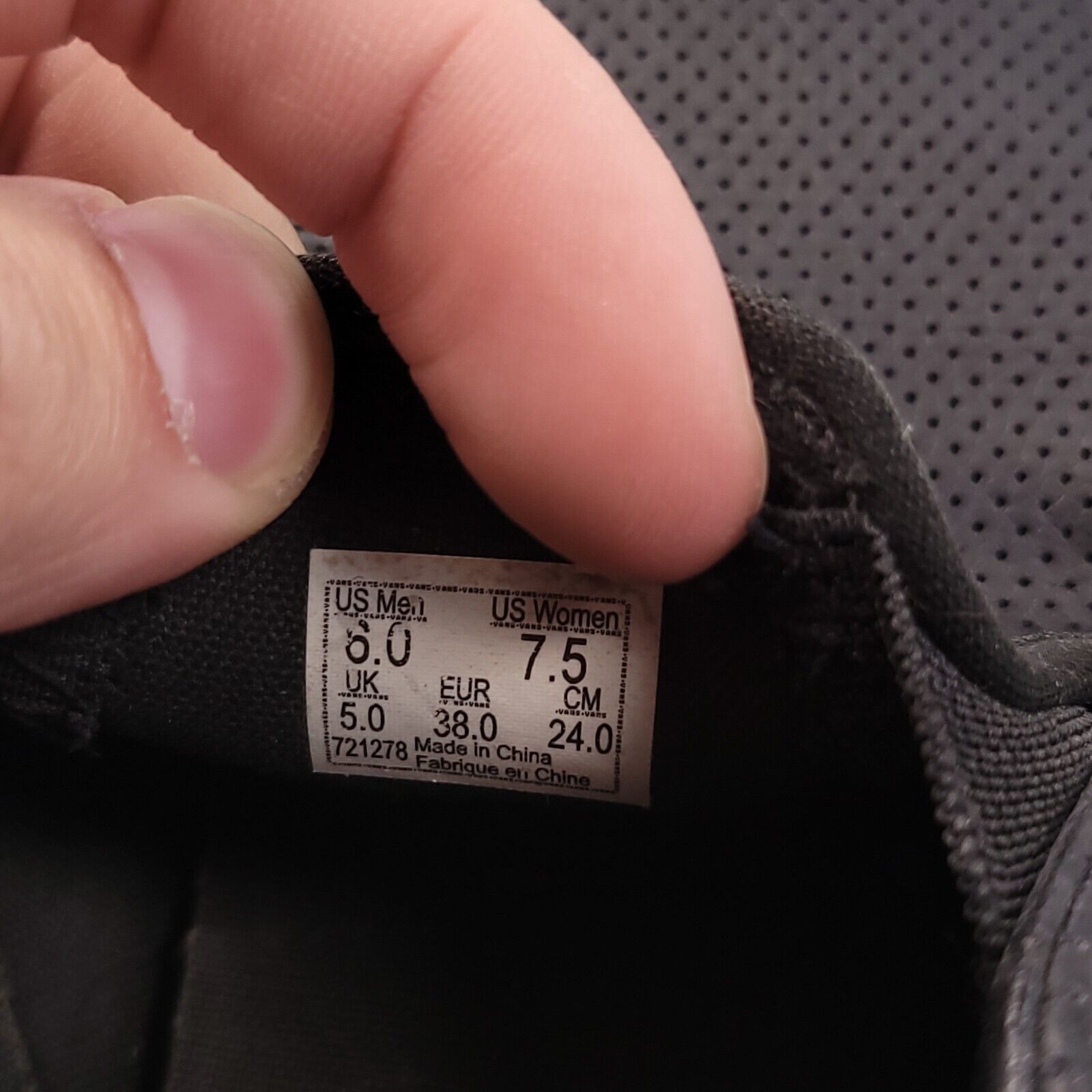 Vans Vans Off the Wall Shoe Womens Size 7.5 Mens 6 721278 Black Size US 7.5 / IT 37.5 - 8 Thumbnail