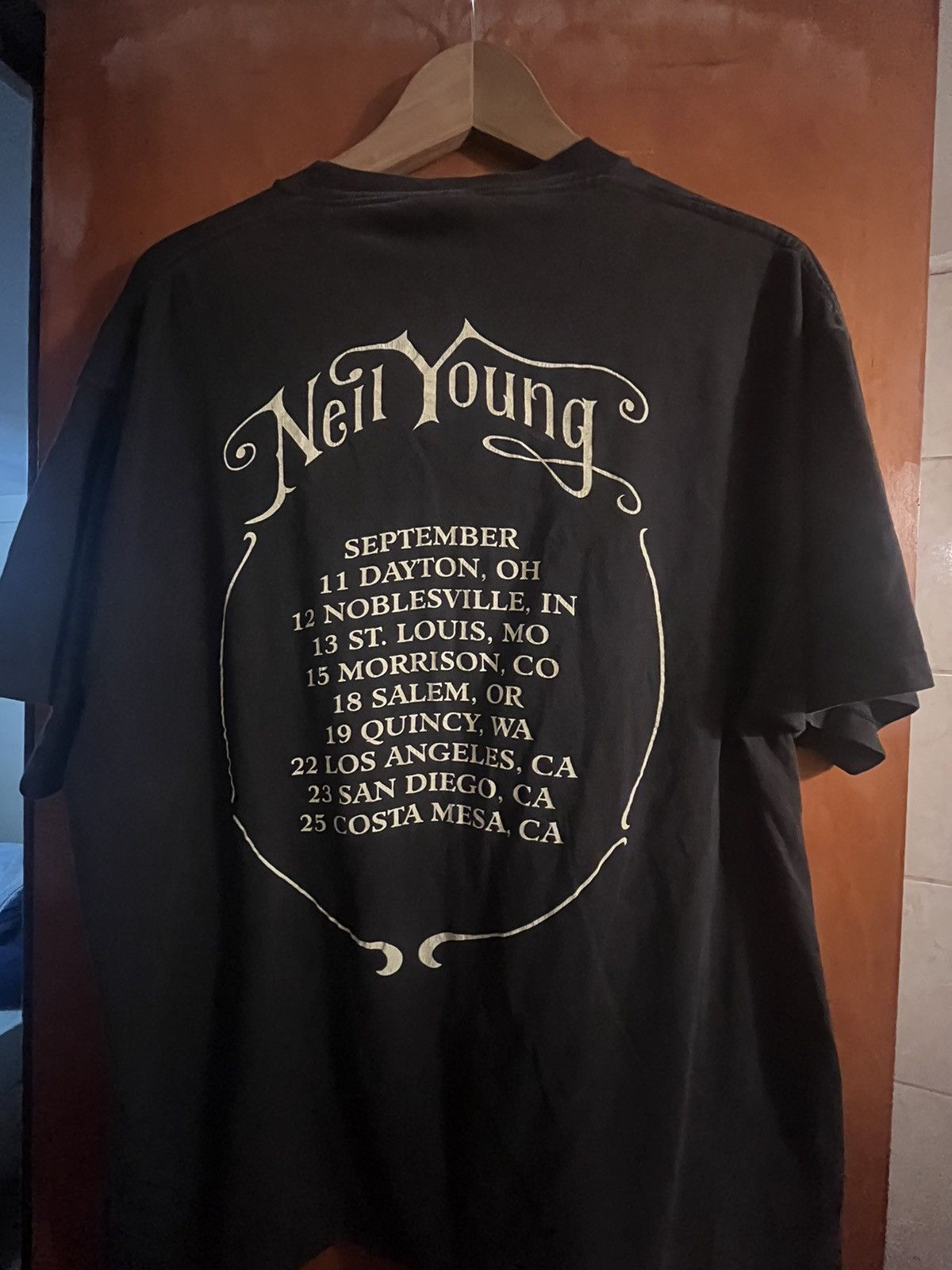 Vintage Neil Young Solo Tour (1992) vintage shirt Size US XL / EU 56 / 4 - 4 Thumbnail