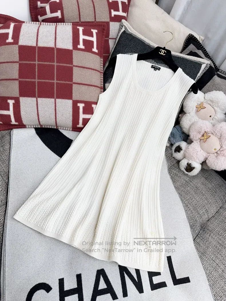 Chanel Chanel 18S beige white knitted vest dress Size XS / US 0-2 / IT 36-38 - 9 Thumbnail