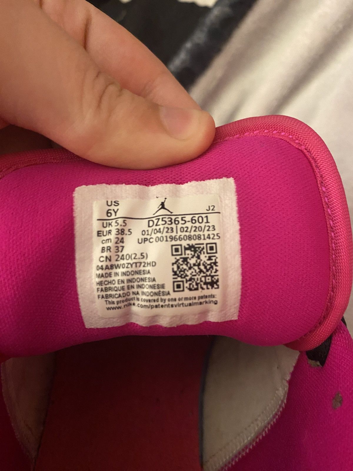 Jordan Brand pink and black jordan 1s Size US 7.5 / IT 37.5 - 5 Thumbnail