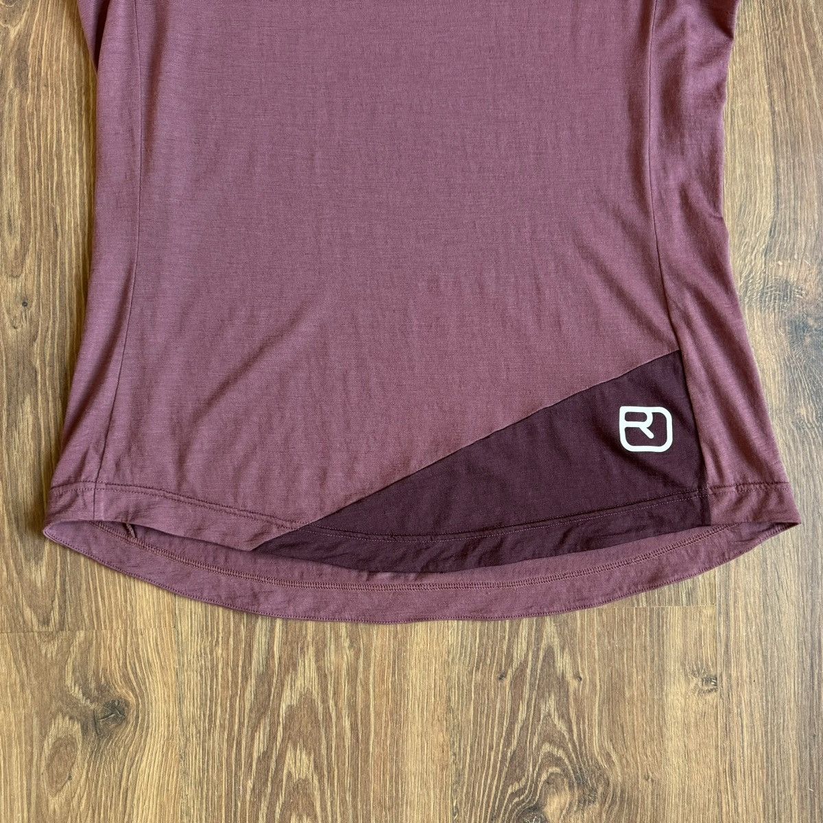 ORTOVOX Ortovox 120 Tec Merino Wool T-Shirt Women’s XL Mounts Rose Size XL / US 12-14 / IT 48-50 - 3 Thumbnail