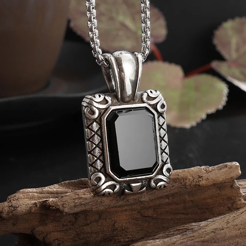 Jewelry × Vintage Vintage Square Black Stone Necklace Size ONE SIZE - 1 Thumbnail