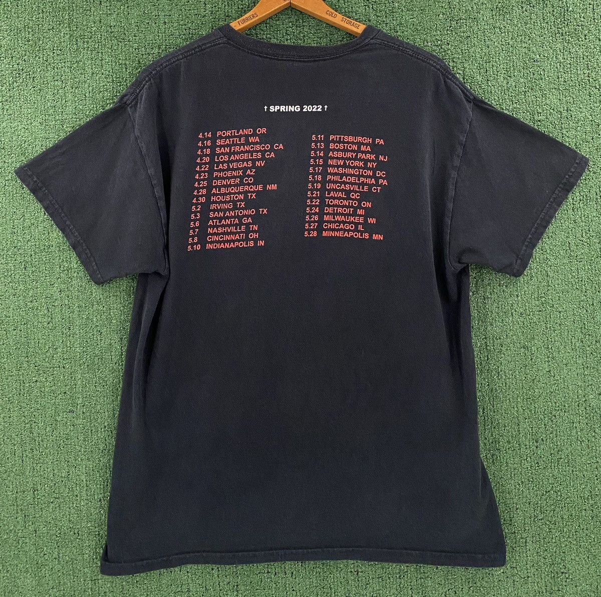 Gildan Rare Vowws 2022 Tour Band Double Sided T-shirt Mens Medium Size US M / EU 48-50 / 2 - 4 Thumbnail