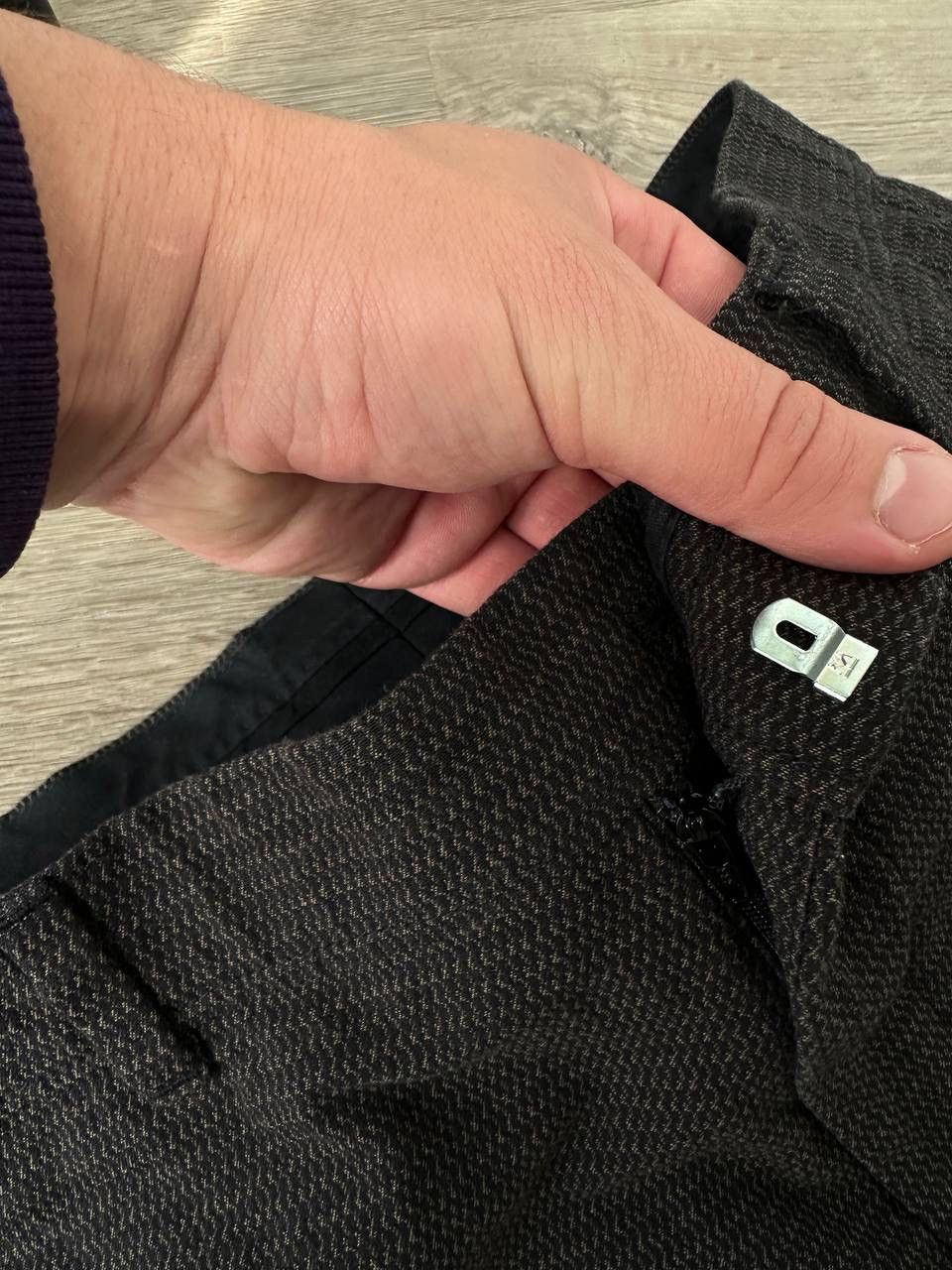 Cos × Japanese Brand COS Relaxed Fit Trousers Black Textured Wool Blend Pants Size US 32 / EU 48 - 9 Thumbnail
