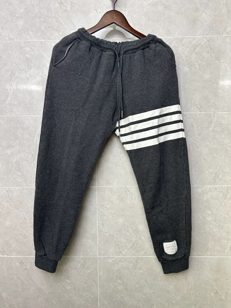 Thom Browne Thom Browne Classic Gray Sweatpants-dmc Size US 32 / EU 48 - 1 Thumbnail