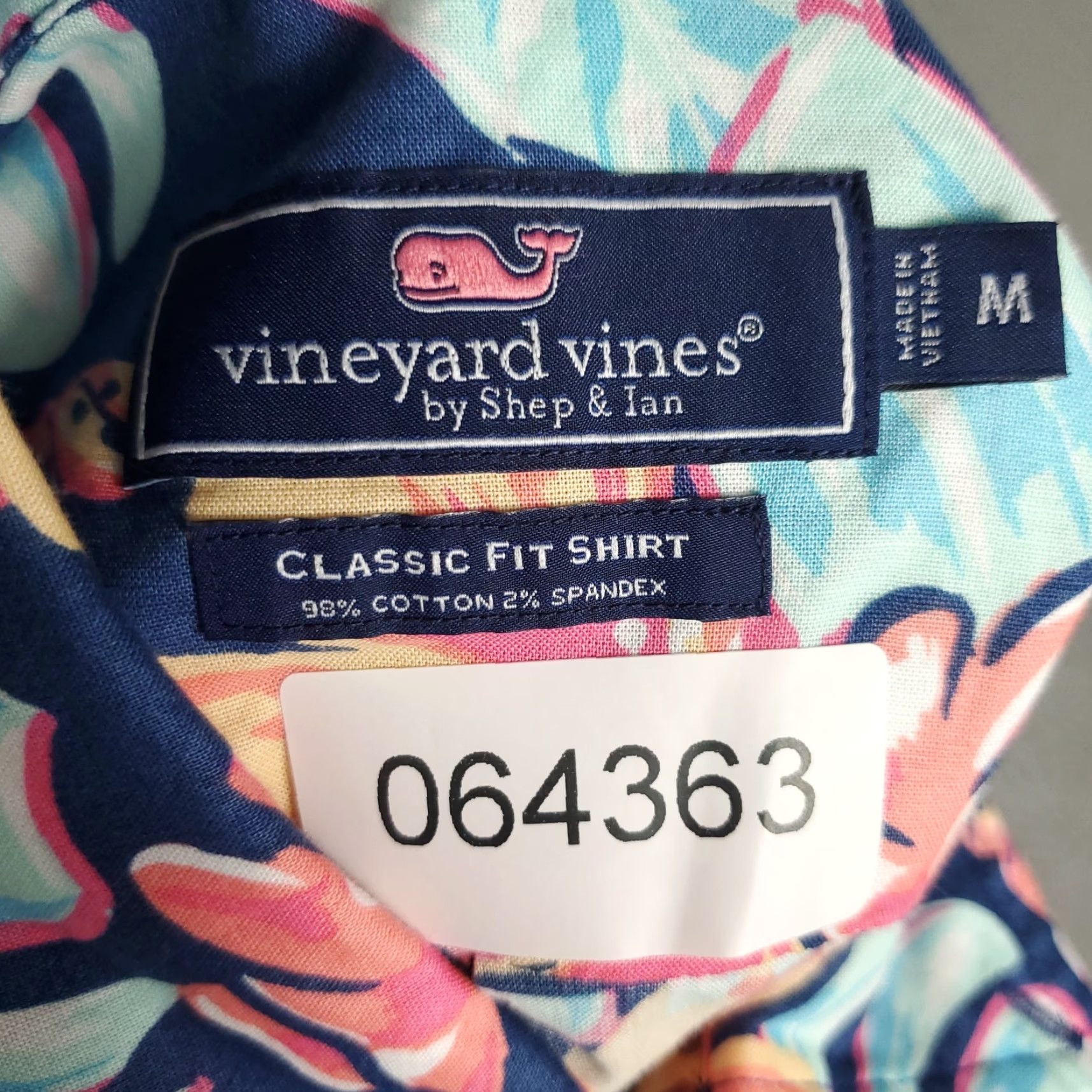 Vineyard Vines Vineyard Vines Shirt Mens Medium Blue Pink Floral Casual Button Up Short Sleeve Size US M / EU 48-50 / 2 - 6 Thumbnail