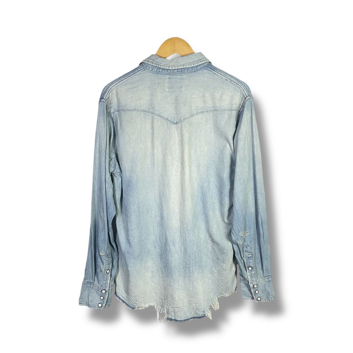 Japanese Brand × Wrangler Wrangler x Azul Distressed Design Denim Pearl Snap Shirt Size US L / EU 52-54 / 3 - 2 Thumbnail