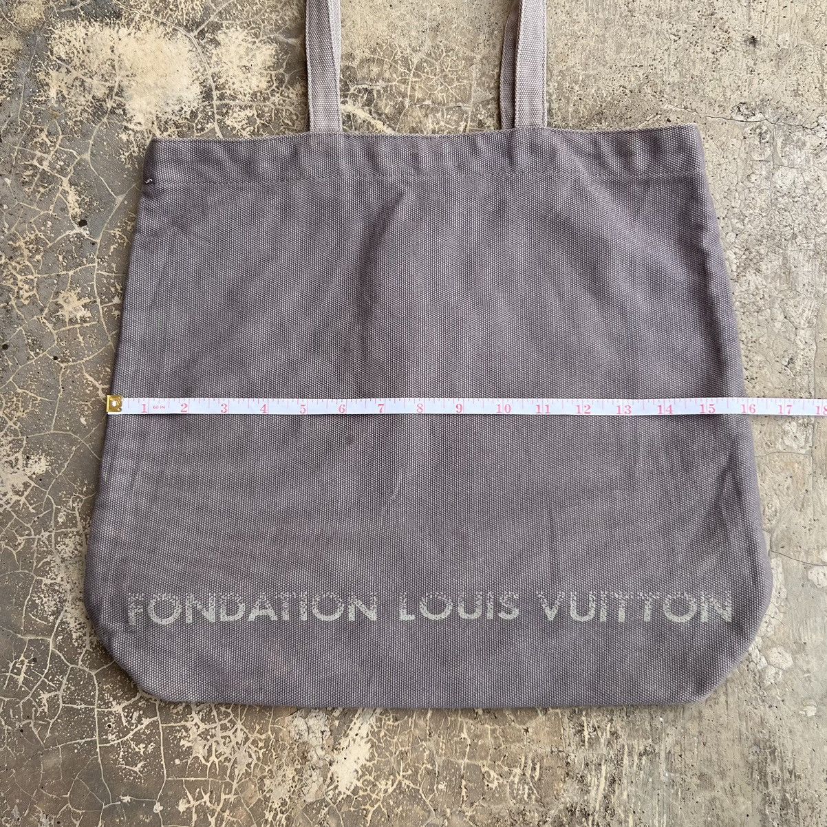 Louis Vuitton Fondation Louis Vuitton Canvas Tote Bag Size ONE SIZE - 4 Thumbnail