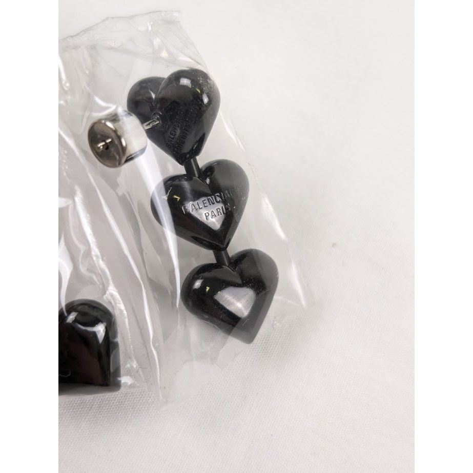 Balenciaga o1rshd1 Q:2 / Size: OS / Heart Earrings in Black Size ONE SIZE - 4 Thumbnail