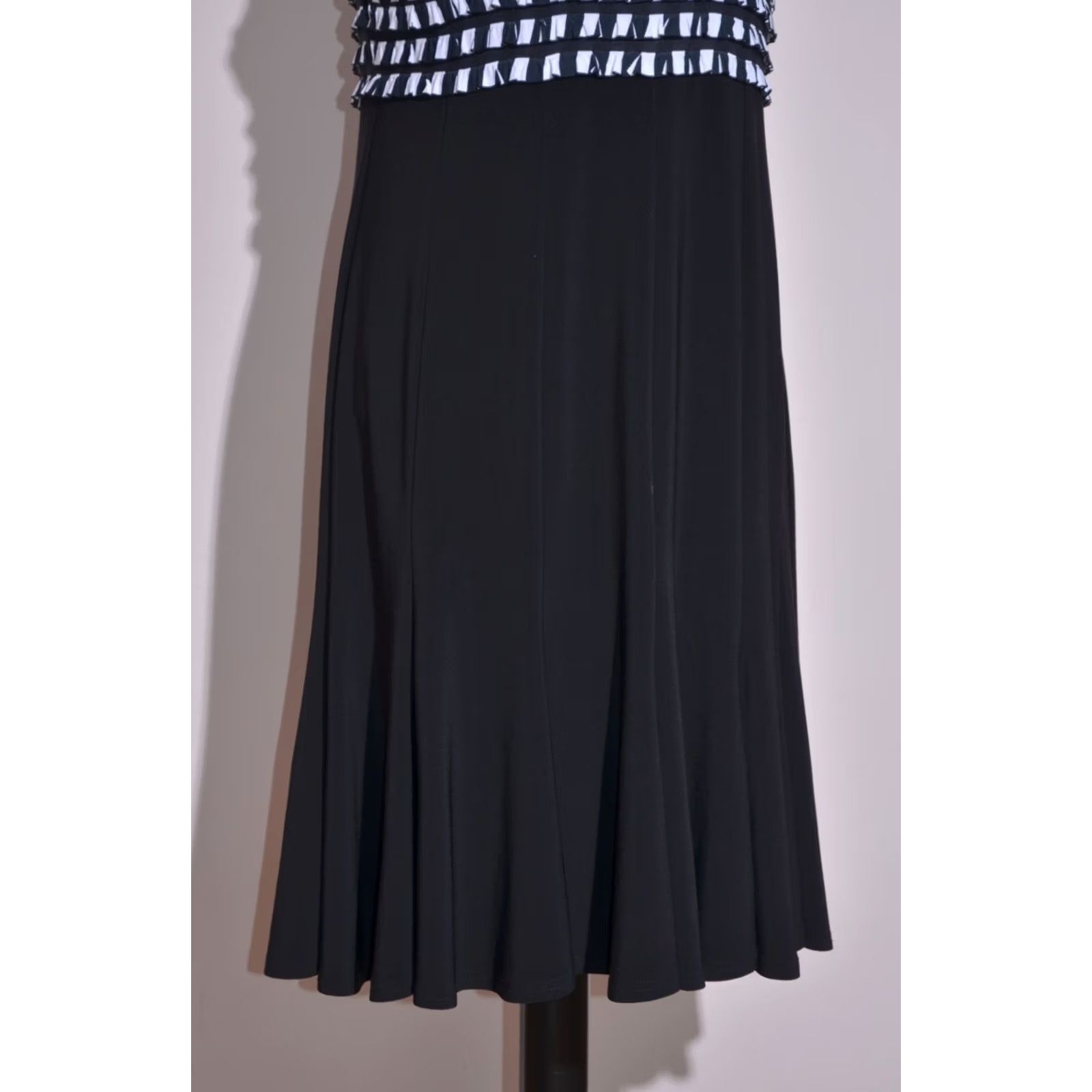 Joseph Ribkoff Joseph Ribkoff Women's Black Sleeveless V-Neck Ruffle Midi Dress UK18 Size XXL / US 16-18 / IT 52-54 - 3 Thumbnail