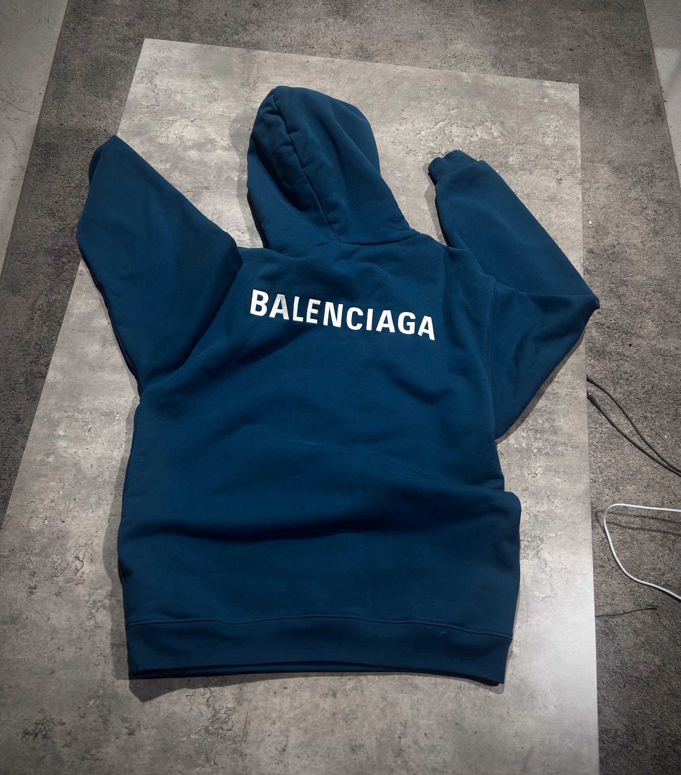 Balenciaga balenciaga embroidered hoodie Size US XXS / EU 40 - 1 Thumbnail
