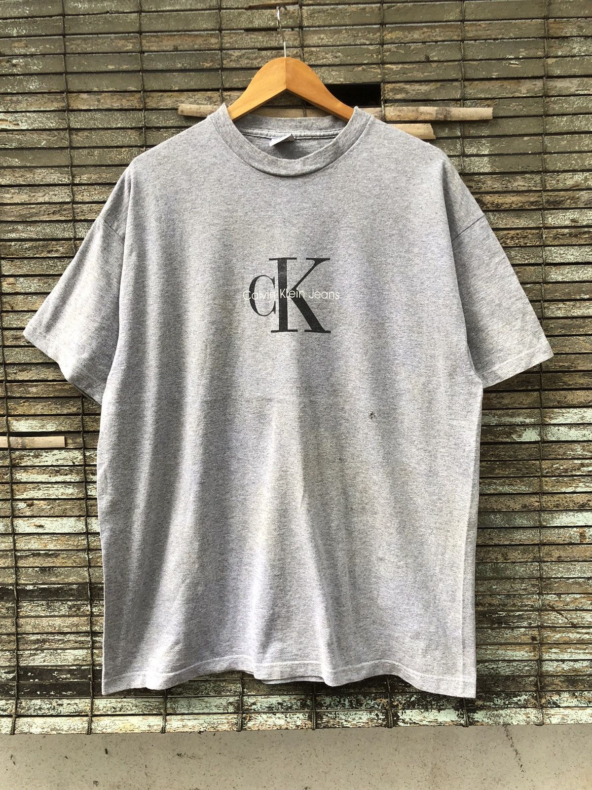Calvin Klein × Vintage Vintage 90s Baggy Calvin Klein Jeans Centre Logo Tee Size US XL / EU 56 / 4 - 1 Thumbnail
