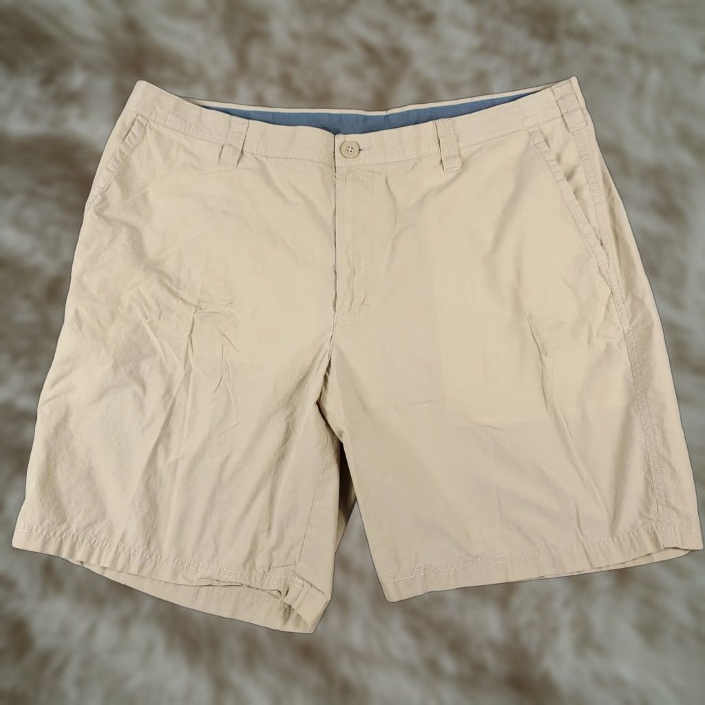 Vintage Vintage Columbia Men's Shorts Size 40 Beige Casual Flat Front Chino Size US 40 / EU 56 - 1 Thumbnail