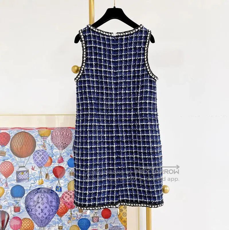 Chanel Chanel Sleeveless Blue Tweed Dress S Size . Size S / US 4 / IT 40 - 2 Thumbnail