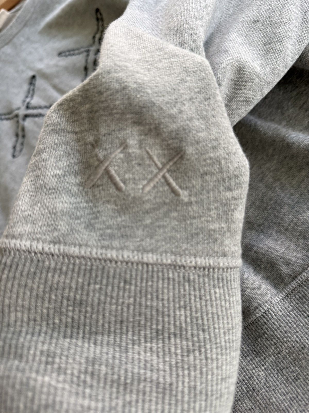 Kaws × Uniqlo Uniqlo x Kaws Sesame Street XX Swearshirt Size US S / EU 44-46 / 1 - 6 Thumbnail