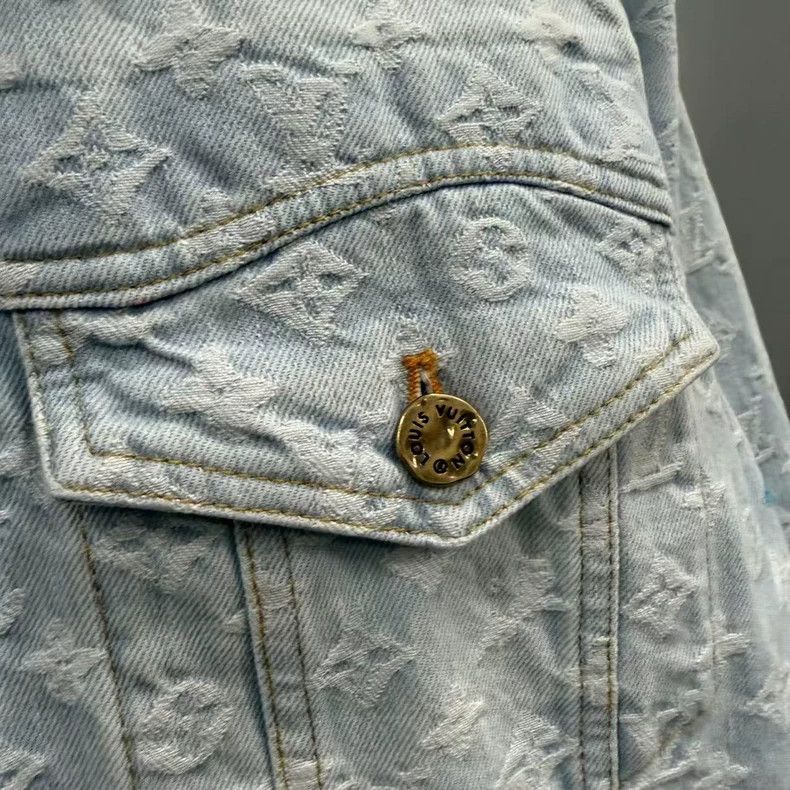 Louis Vuitton Louis Vuitton Blue presbyopic embroidered denim jacket 2501 Size US L / EU 52-54 / 3 - 4 Thumbnail