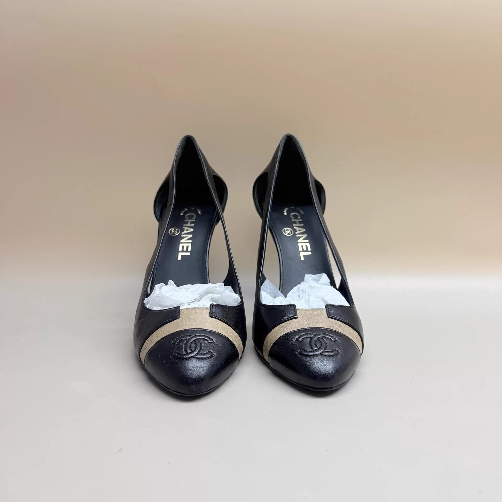 Chanel CHANEL Black & Gold CC Embroidered Heels 39 95New Size US 8.5 / IT 38.5 - 2 Thumbnail