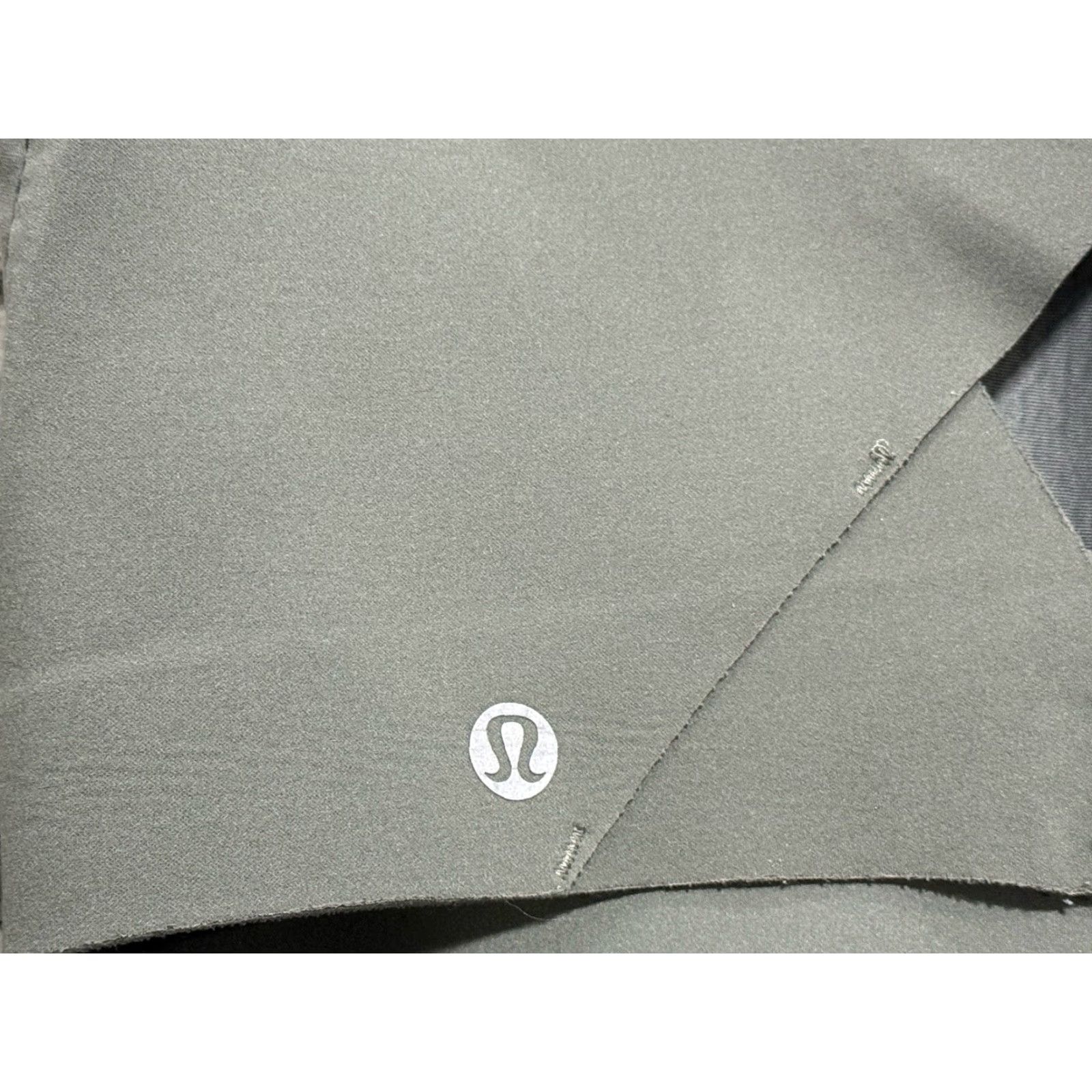 Lululemon LULULEMON Enlite Sports Bra 34E Gray/Green High Support Wireless Crossback Women's Size ONE SIZE - 3 Thumbnail