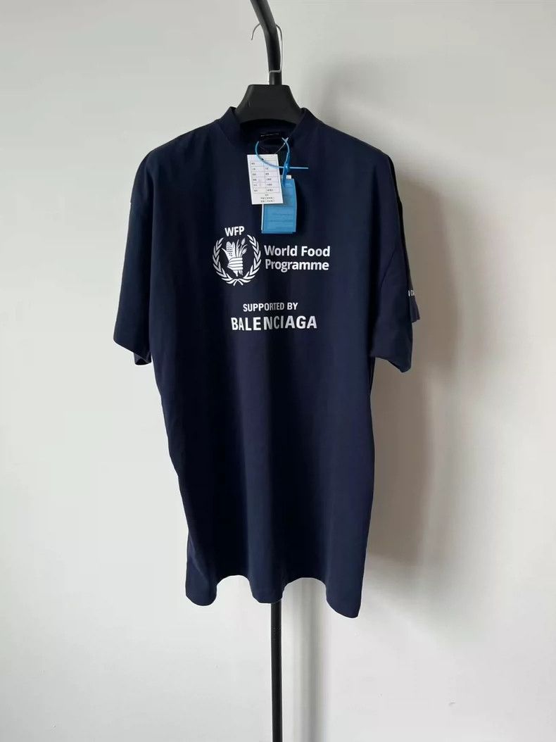 Balenciaga Balenciaga Letter Print Crewneck Regular Fit Short Sleeve Size US S / EU 44-46 / 1 - 1 Thumbnail